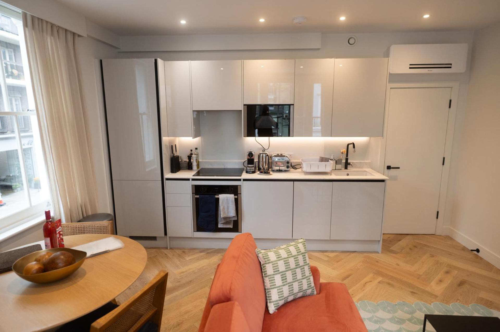 Bright, Modern One Bedroom On 1st Floor Appartamento *