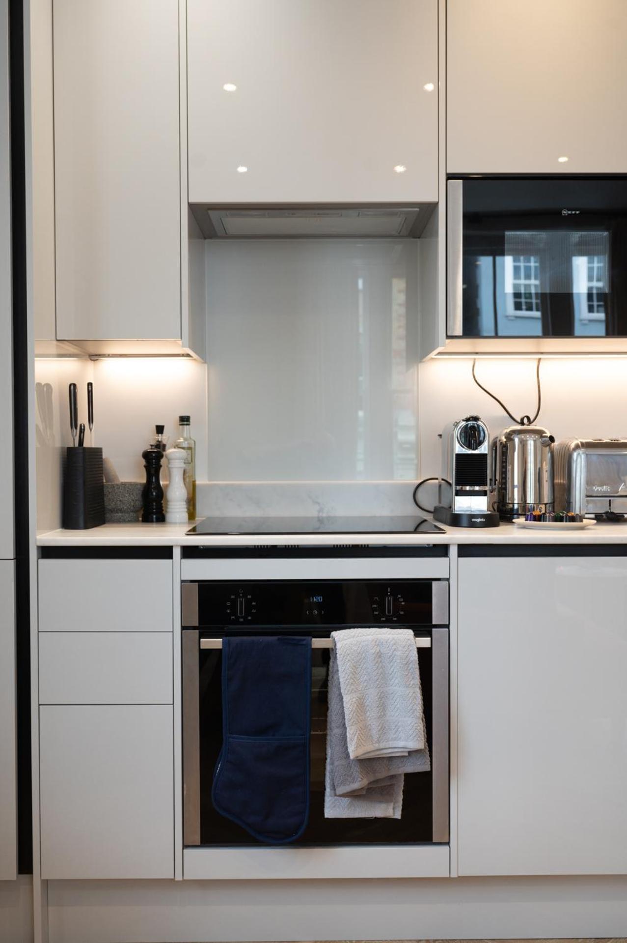 Bright, Modern One Bedroom On 1st Floor Appartamento Londra