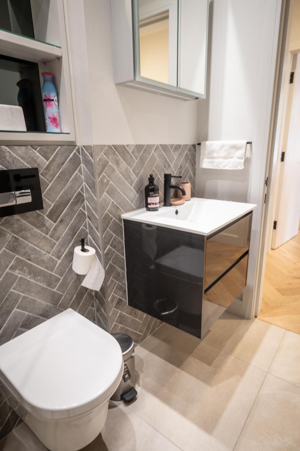 Bright, Modern One Bedroom On 1st Floor Appartamento