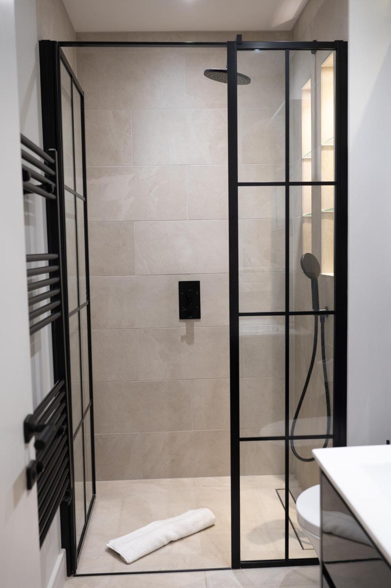 Bright, Modern One Bedroom On 1st Floor * Londra
