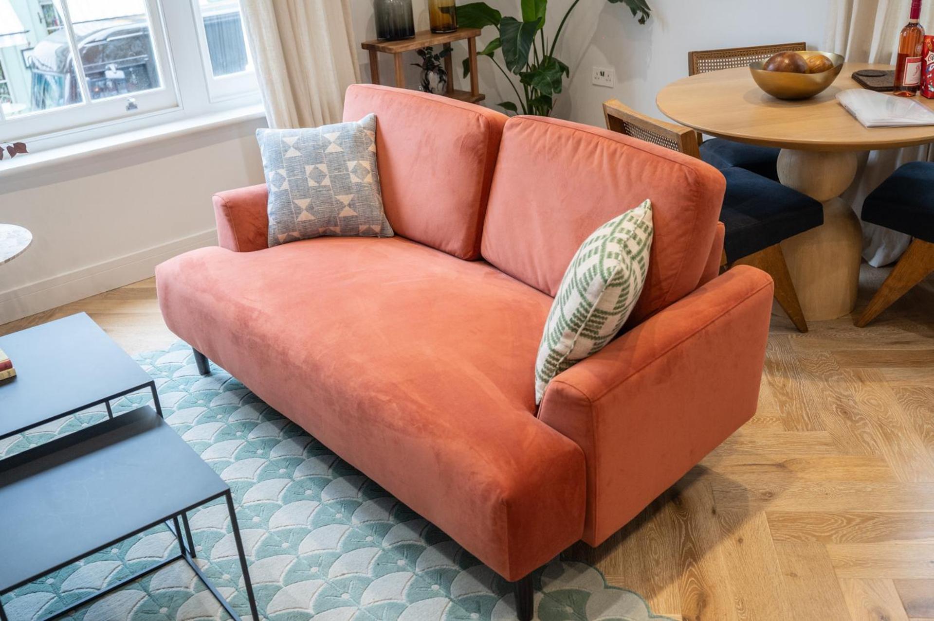 Bright, Modern One Bedroom On 1st Floor Apartment